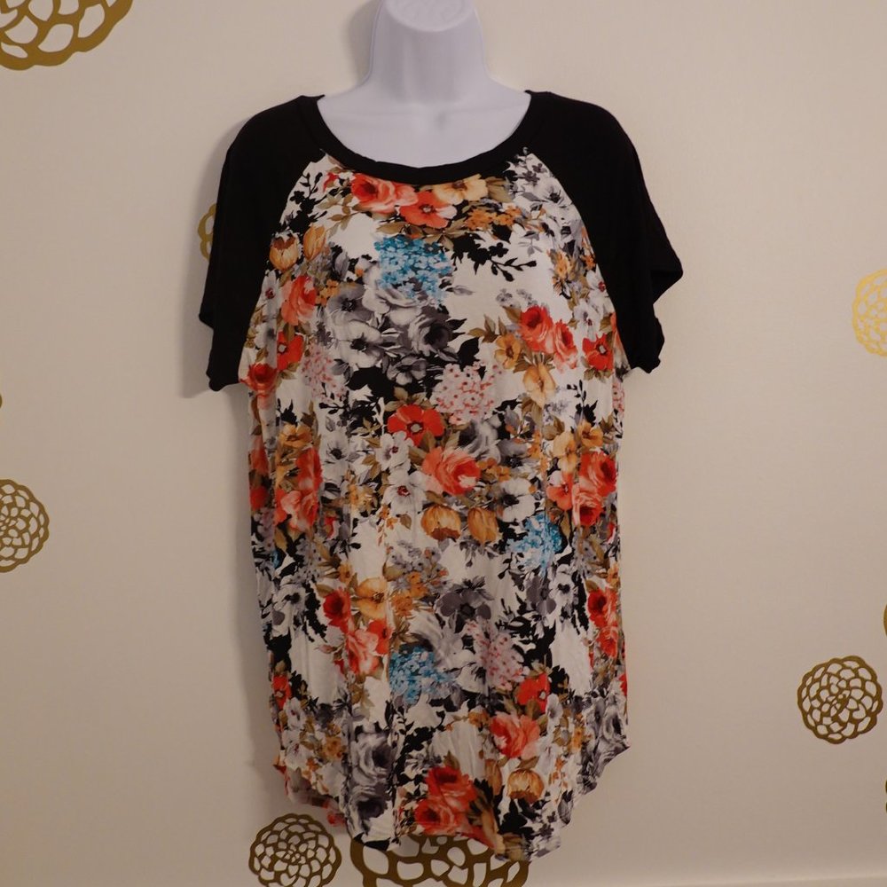 (NWOT) Acting Pro Rayon/Spandex Floral Print Raglan Short Sleeve Tee 3X